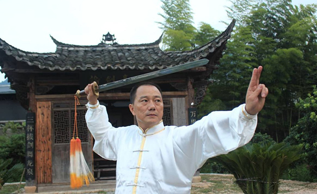 走在龍泉寶劍廠的青石板上，江湖， 武俠，你會(huì)想到什麼？